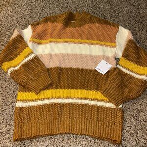 Billie Women’s Sweater Size Medium versatile and stylish